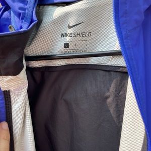 Nike Shield Running Jacket - Lightweight Men’s L